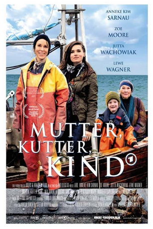 Мама, лодка и ребенок (2022)